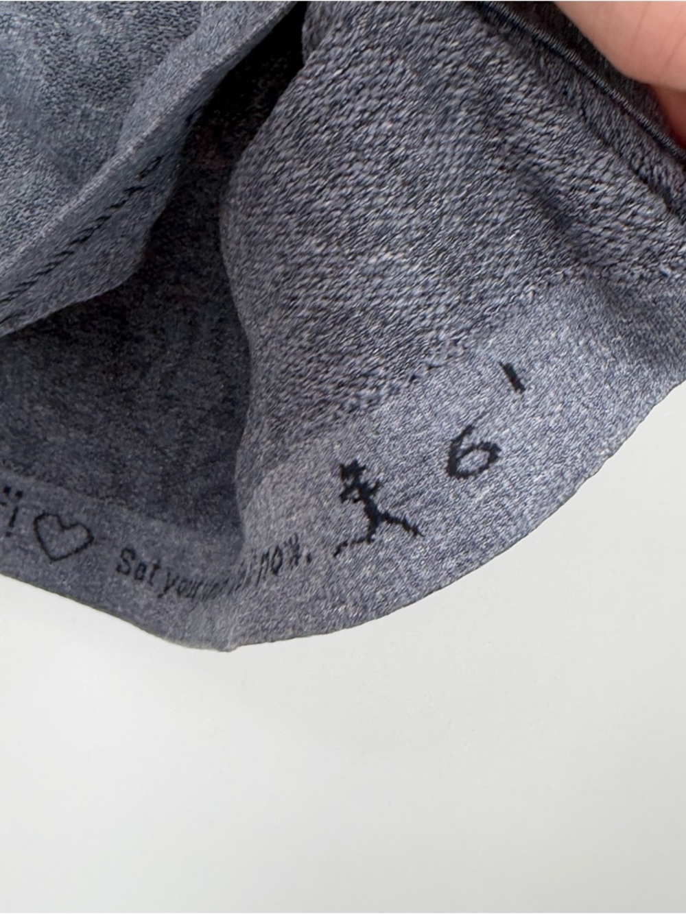 Lululemon grey floral swiftly tee 6 - Picture 4 of 4